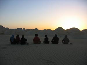 Séance de méditation dans le désert